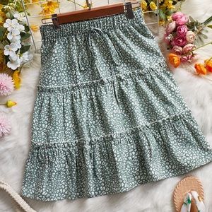 above the knee light green three tier floral skirt flowey summer skirt